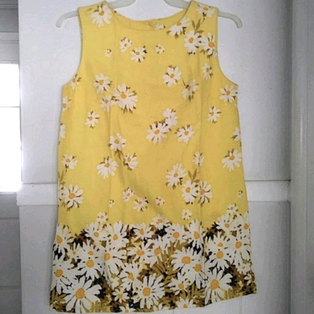 NWOT Daisy yellow sheath sleeveless dress